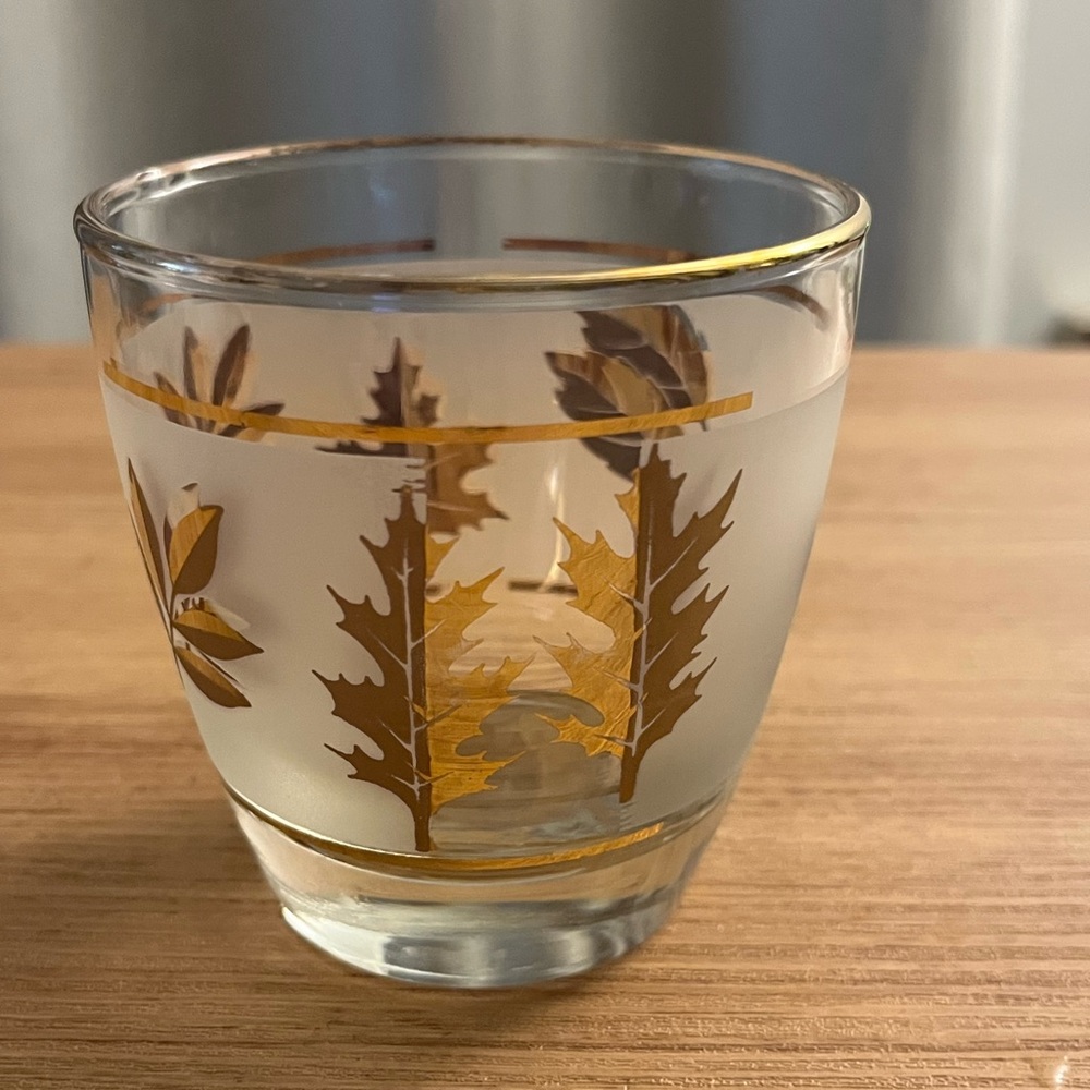 1 Vintage Libbey Gold Leaf Mid Century Frosted Glasses 3.5” H
